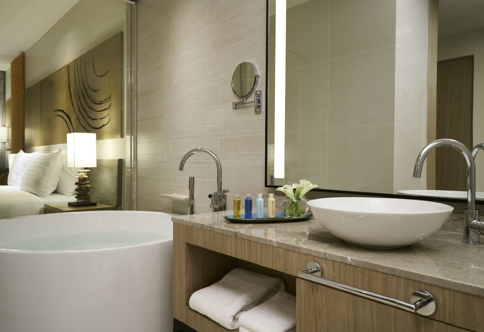 Mövenpick Siam Hotel Na Jomtien PattayaPremium Room With Sea View