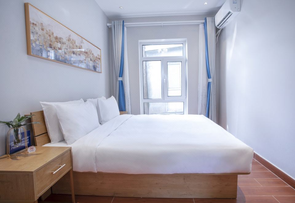 月若流金高级大床房（小冰箱+智能客控+手机投屏）