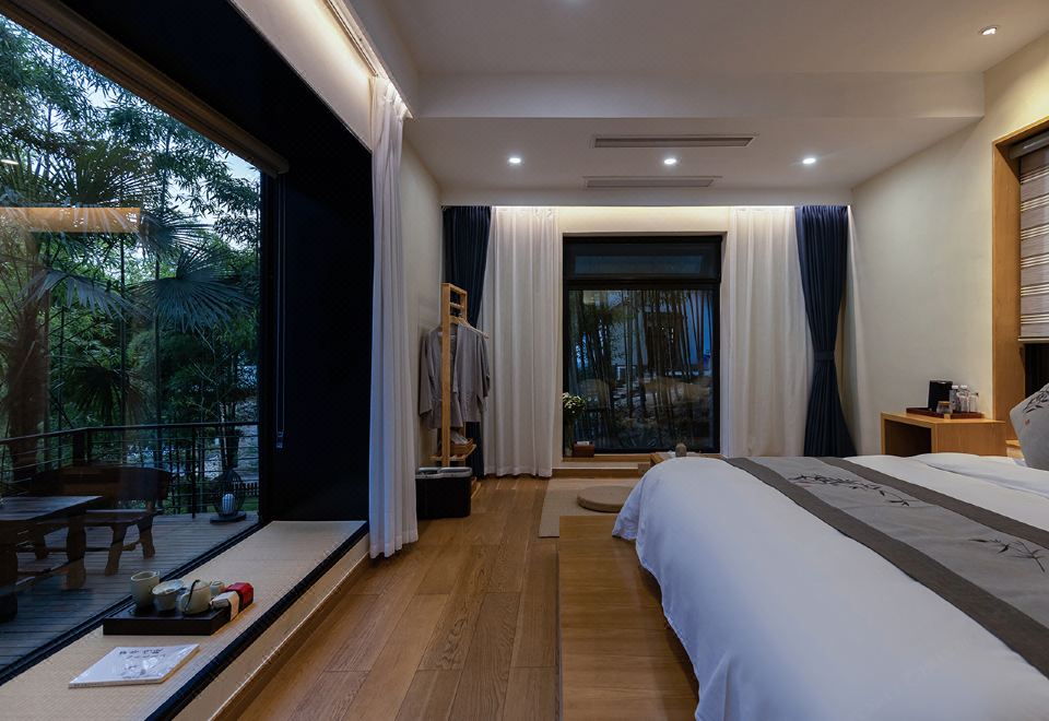 Wu Hao Hidden Bamboo Double Bed Room