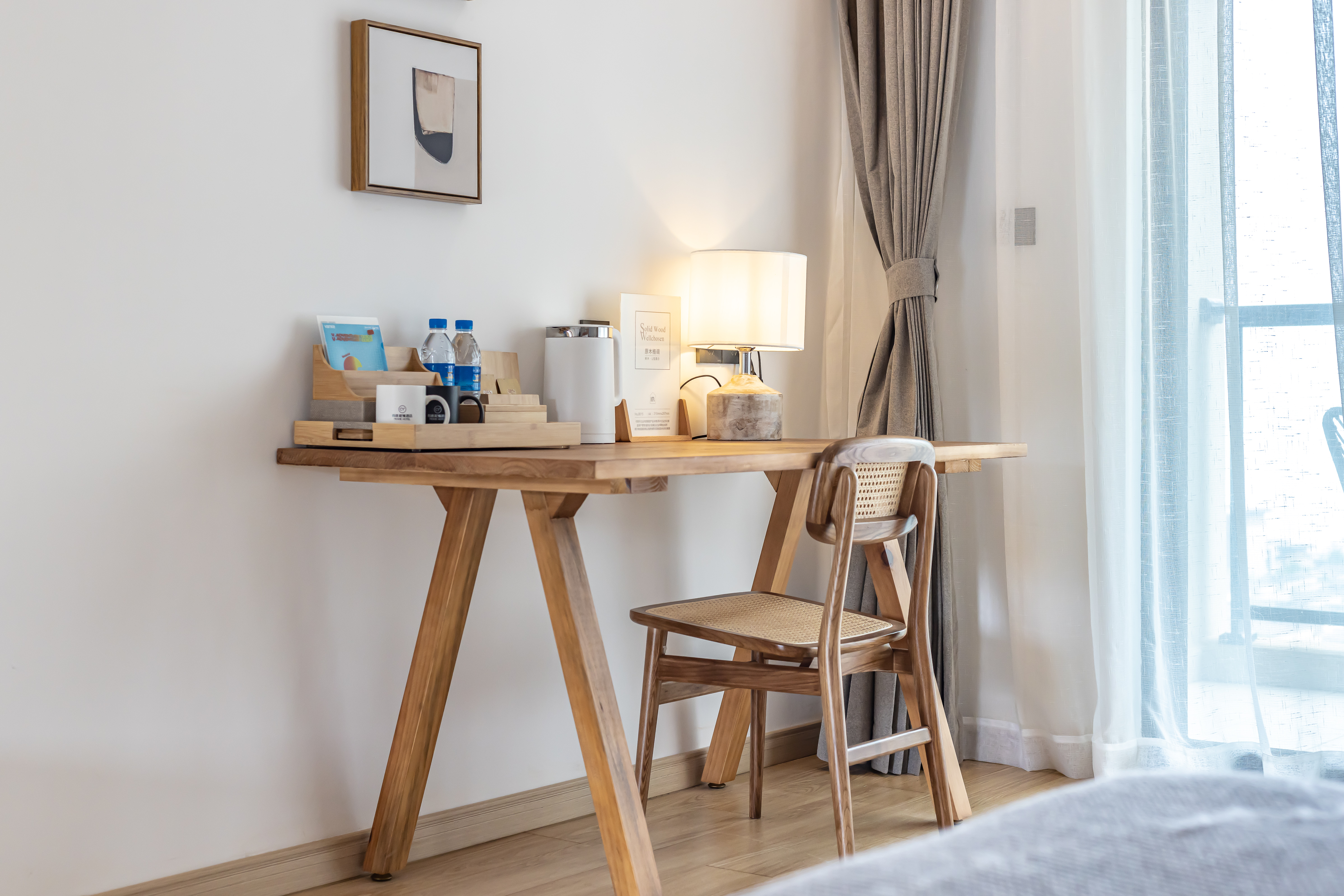 漫云·湖景大床房