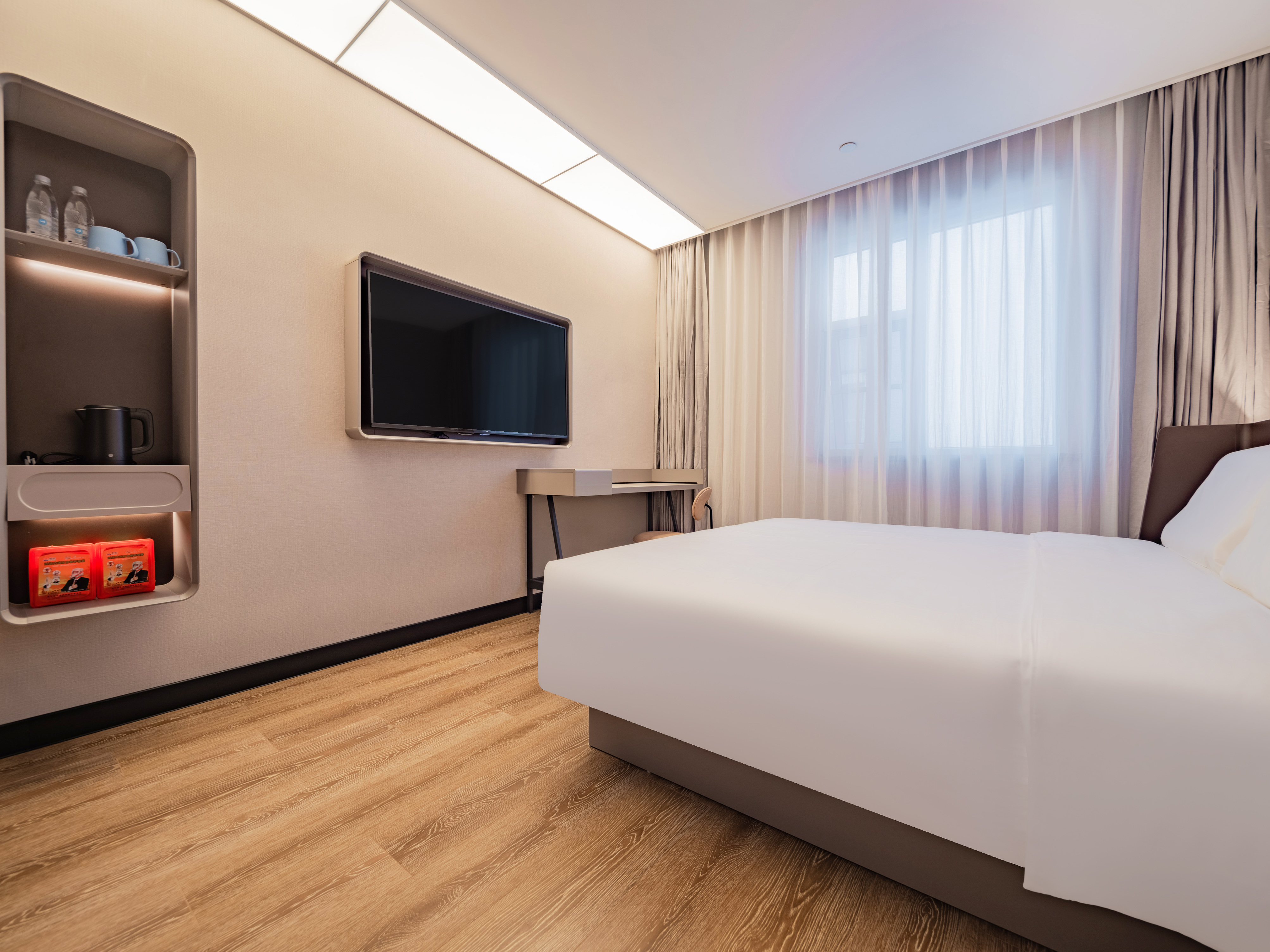 高级大床房【55寸投屏电视+独立空调+记忆枕】