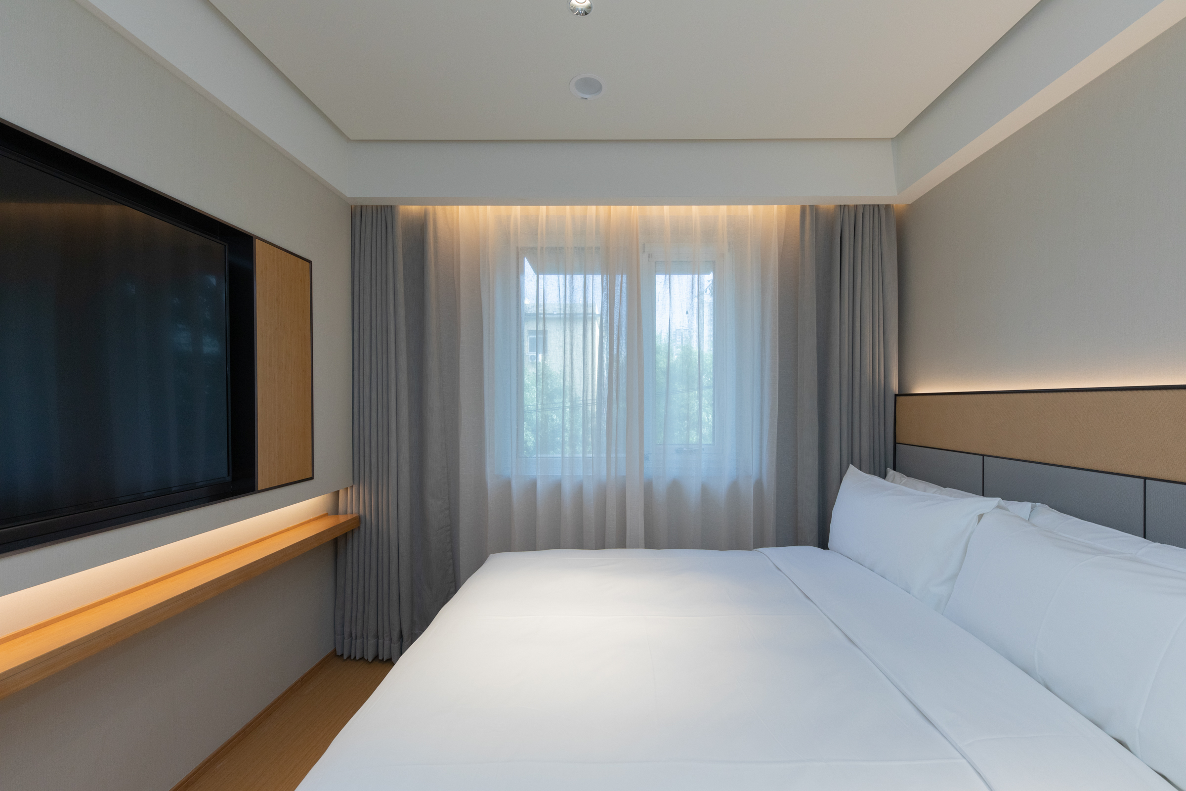 大床房（全明窗+手机投屏+M3记忆枕+金可儿床垫）