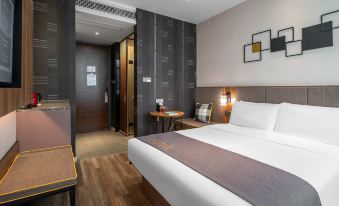 Home Inn Plus Hotel (Xiamen Jimei University Branch)