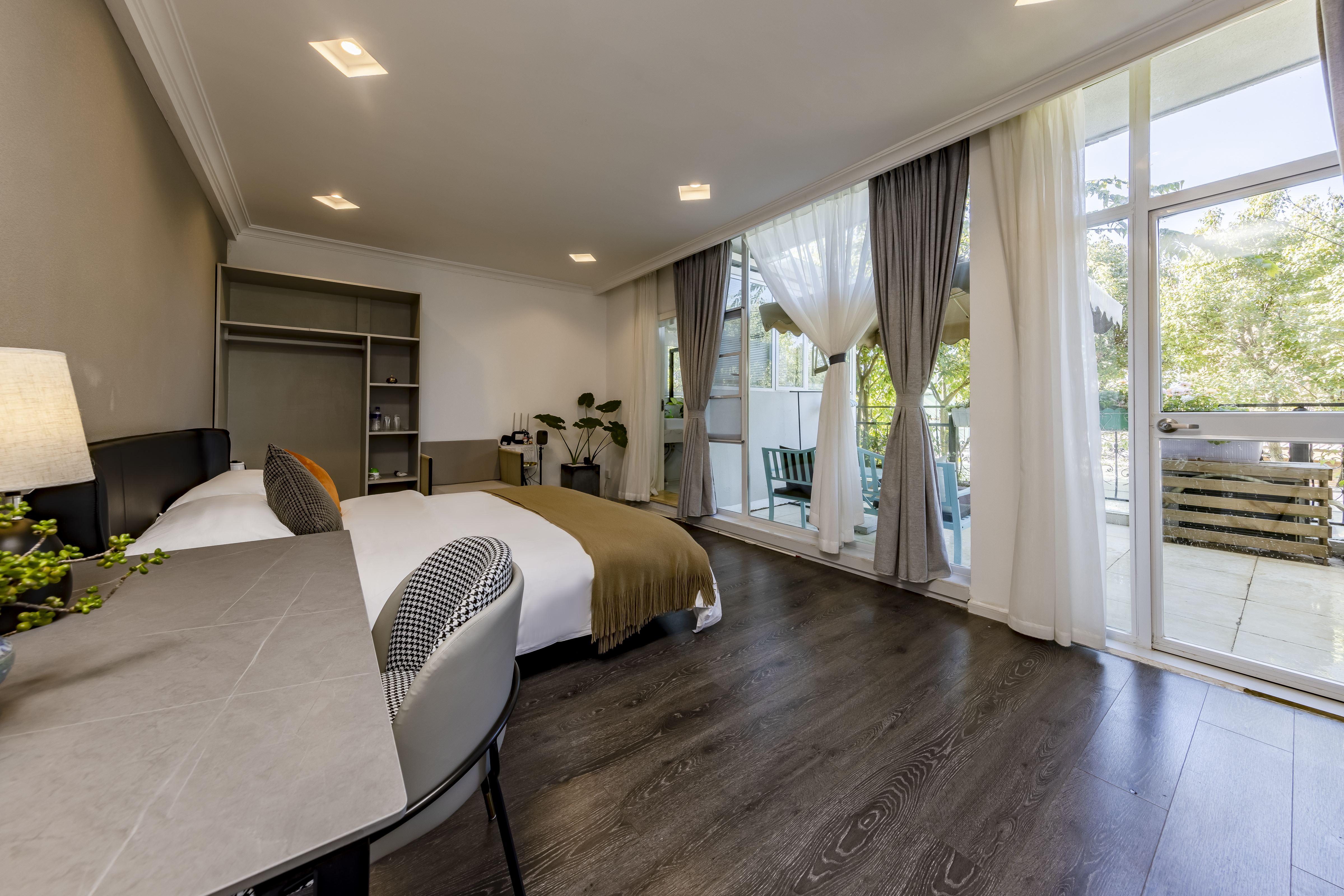 月境·精致大床房（休闲露台丨小花园）