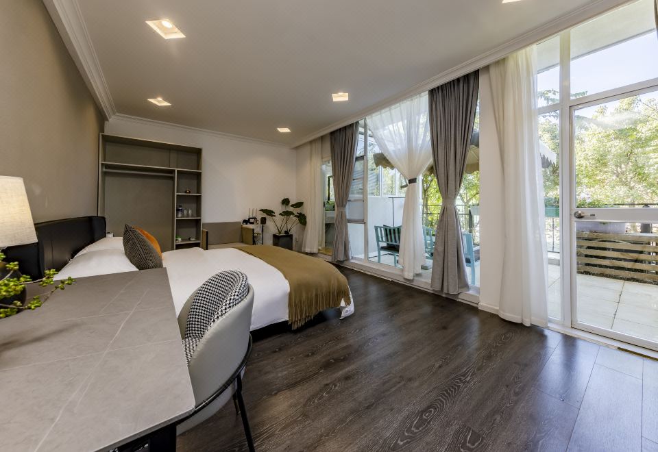 月境·精致大床房（休閑露臺丨小花園）