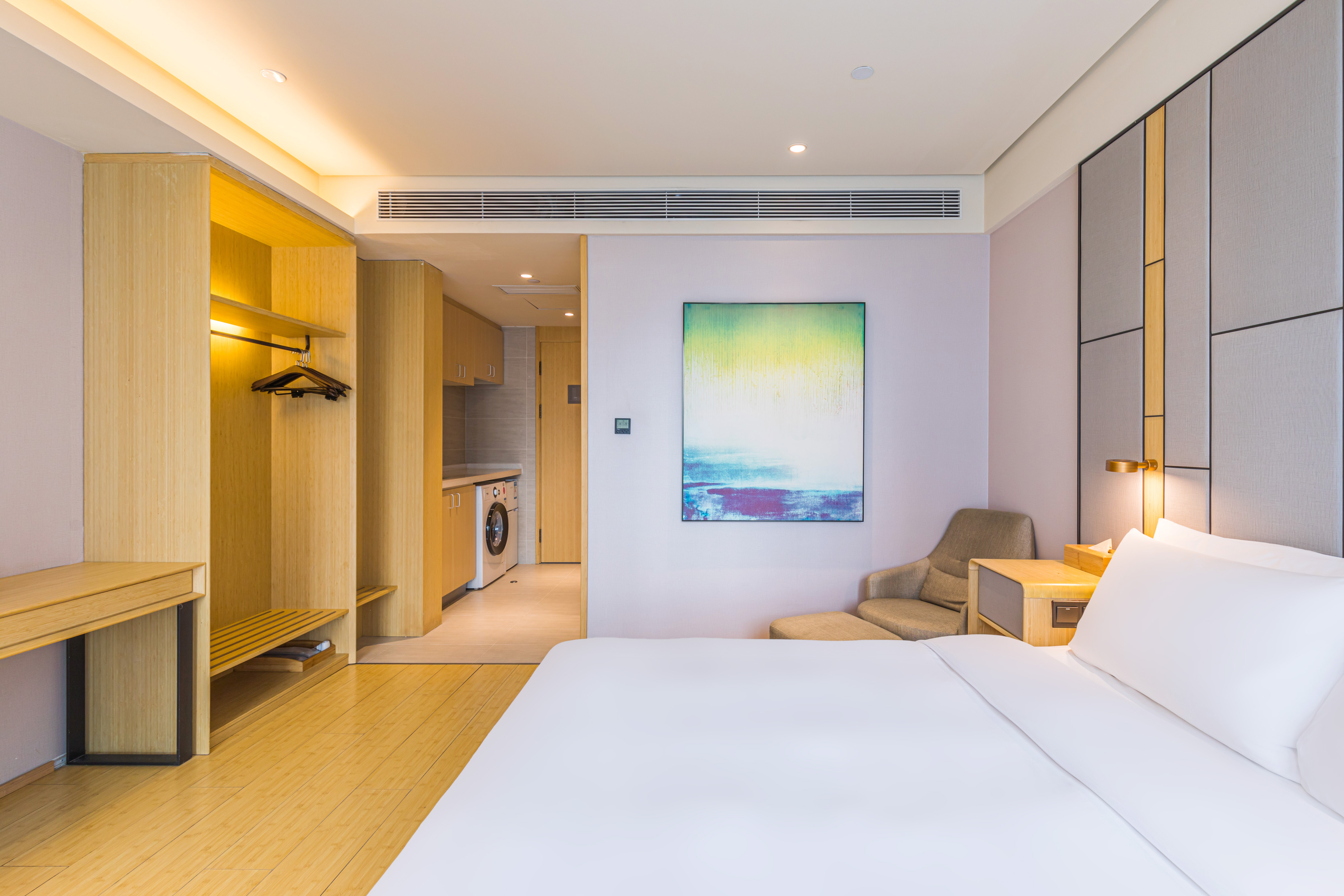 商务大床房（落地窗+小冰箱+mini茶海）