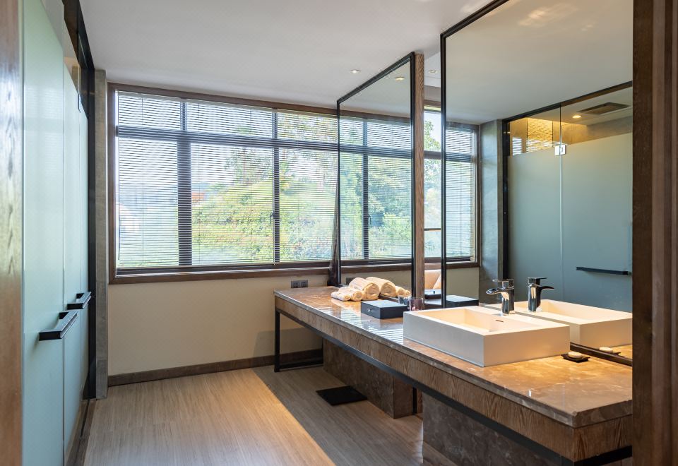 山景豪华大床房