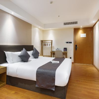 豪華浴缸大床房【超大浴缸+記憶枕+飯店公區自助洗衣房】 深圳凱諾雅飯店（寶安國際機場T3航廈固戍地鐵站店）優惠