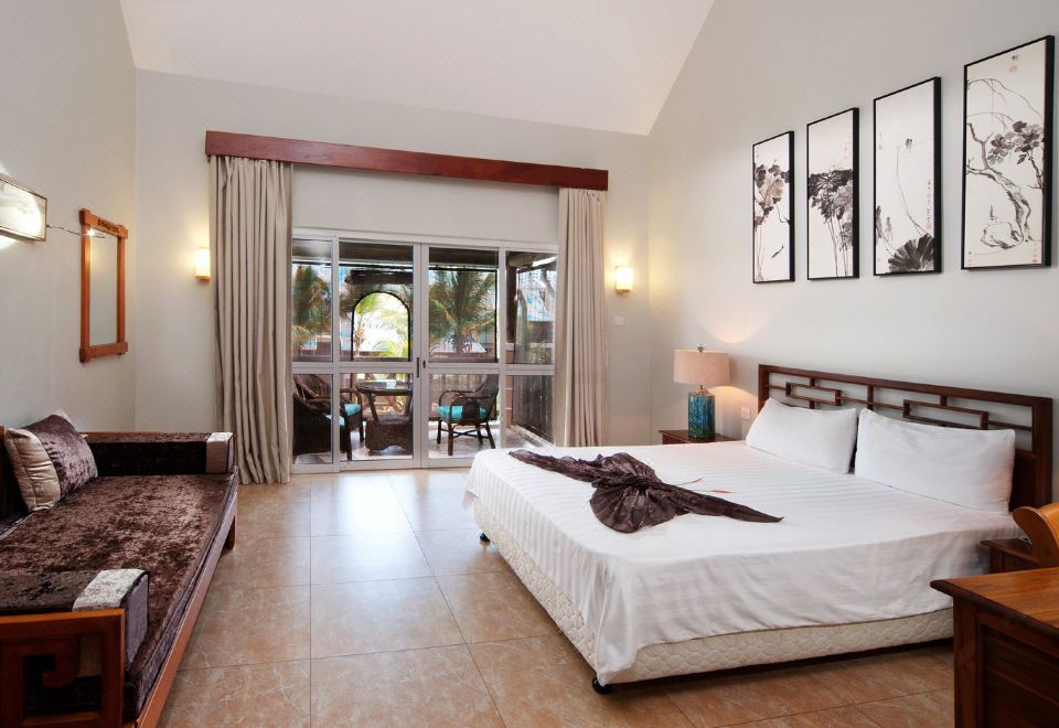 家庭间 - 2名成人和2名小童（4-12岁）