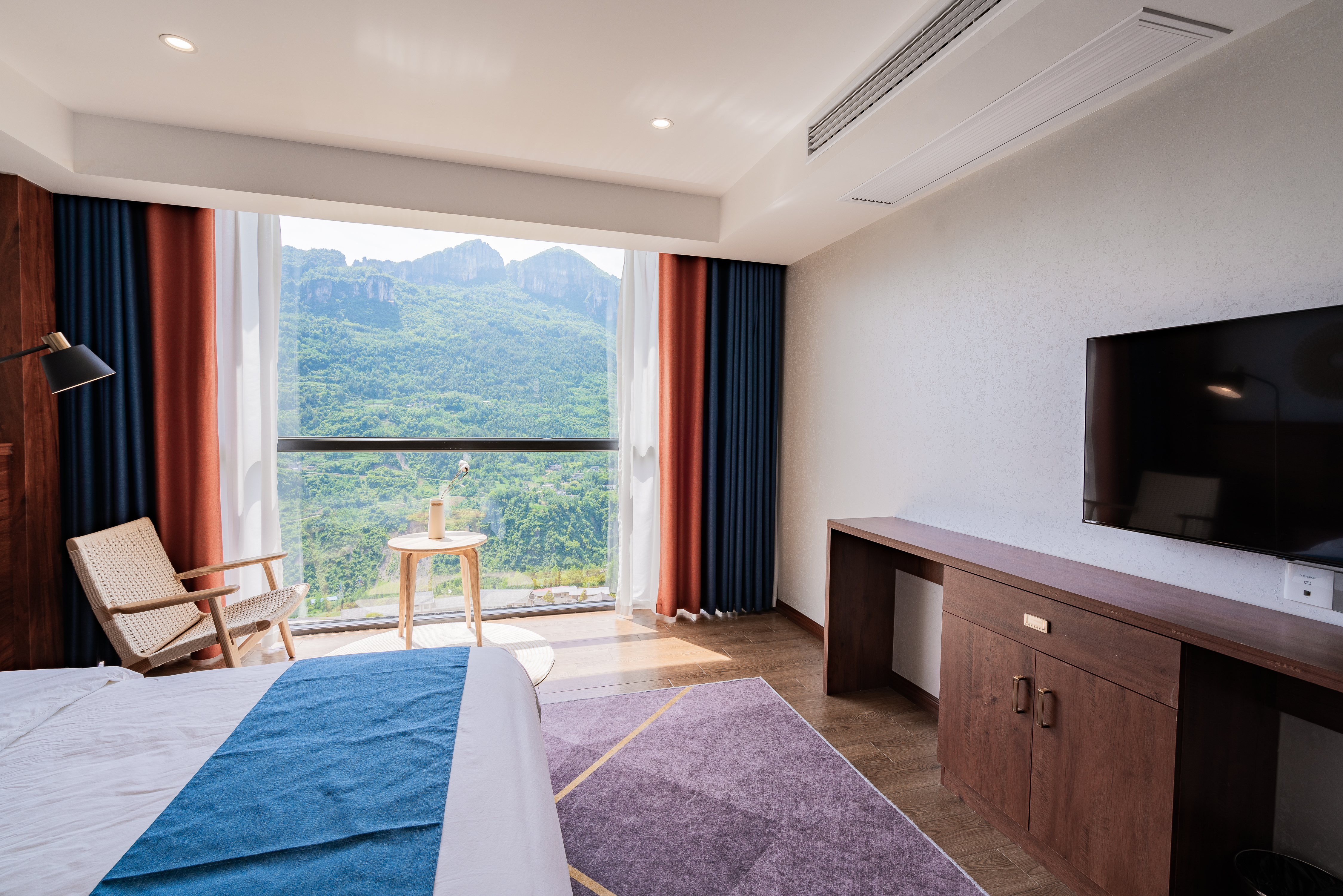 观景豪华大床房