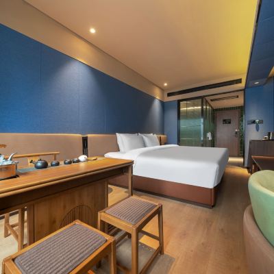 豪華行政大床房（智能小度+小冰箱+電視投屏） 桔子飯店（廈門市政府店）優惠