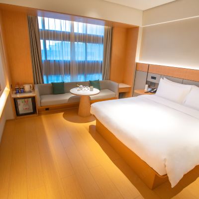 高級大床房 （智能客控、可投屏65寸電視+新風系統） 全季飯店（大同大有廣場店）優惠