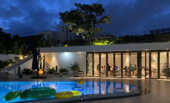 L HOUSE Lujia Pool Resort (Beihai Silver Beach Resort)