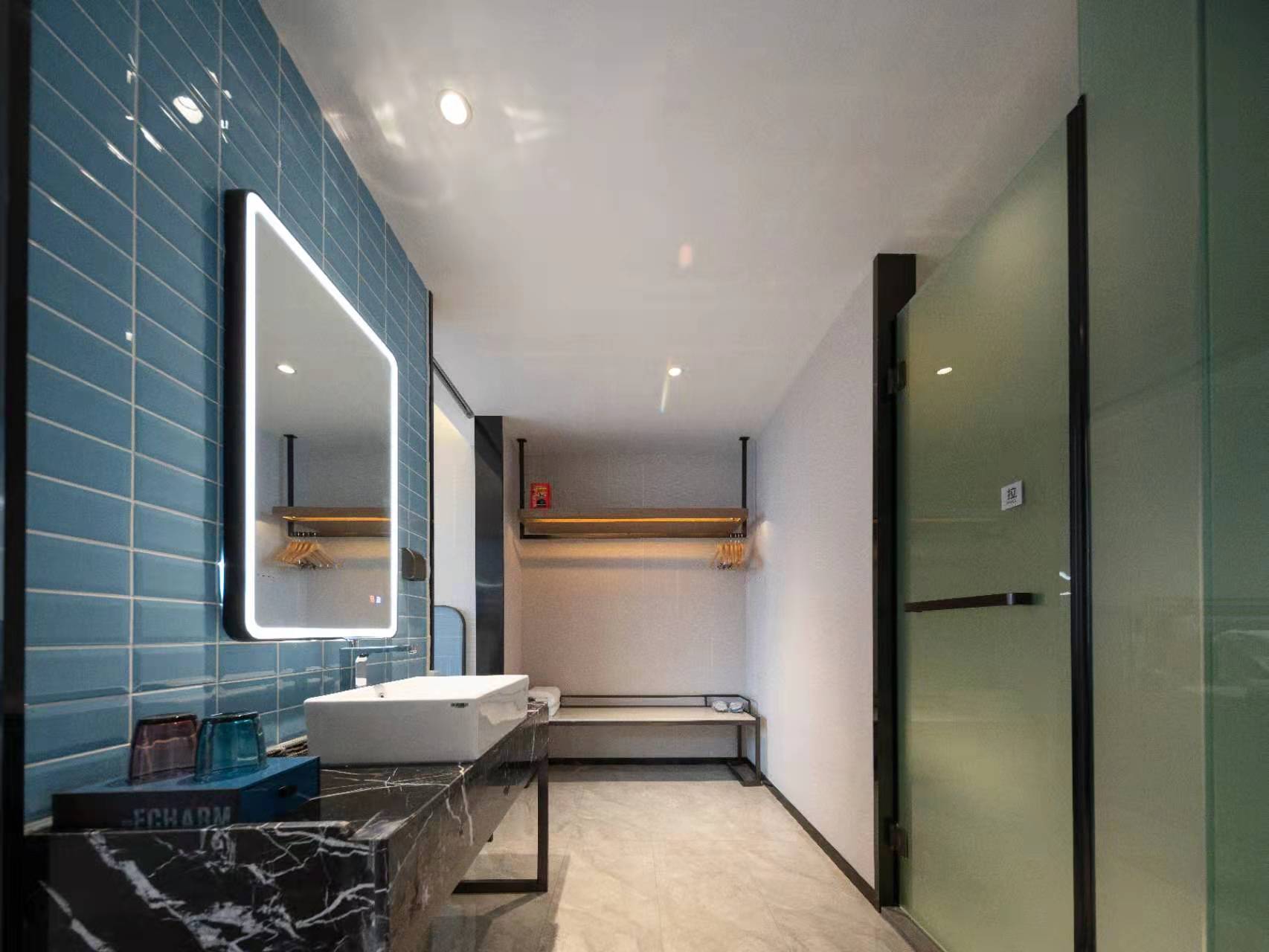 行政大床房（动人湖景）