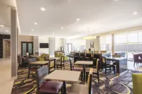 La Quinta Inn & Suites by Wyndham Memphis Downtown