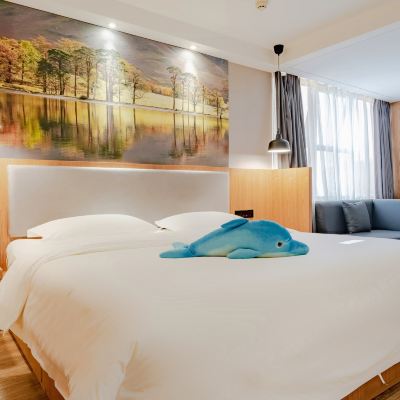 雅緻逸享浴缸大床房（小冰箱+淋浴頂噴+品茶雅座） 成都索菲斯喀萩莎飯店（文殊院樑家巷地鐵站店）優惠