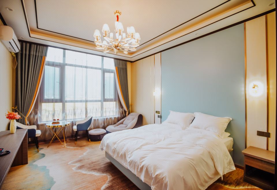 Heqing Huaxi Yazhu HomestayGrand Idyllic king room