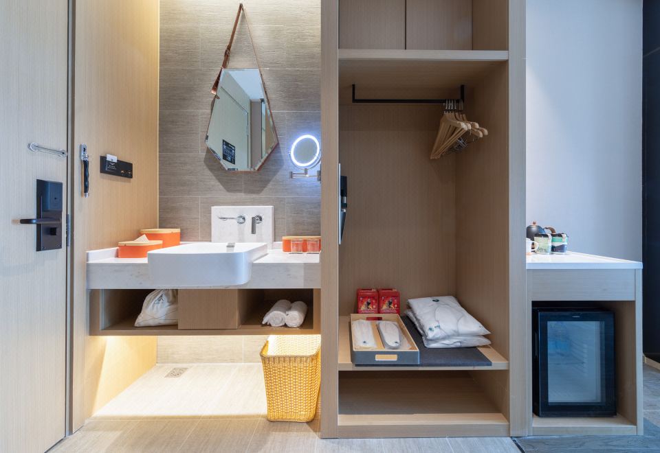 高級雙床房（投屏電視+小冰箱）