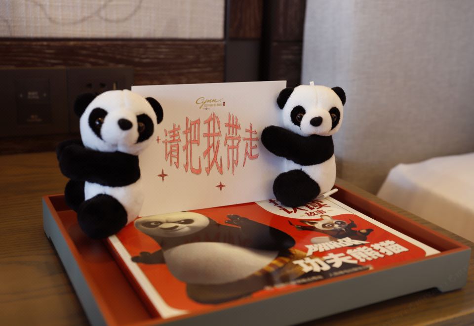 桃源熊貓開間套房（熊貓玩偶+小童滑滑梯+益智玩具）