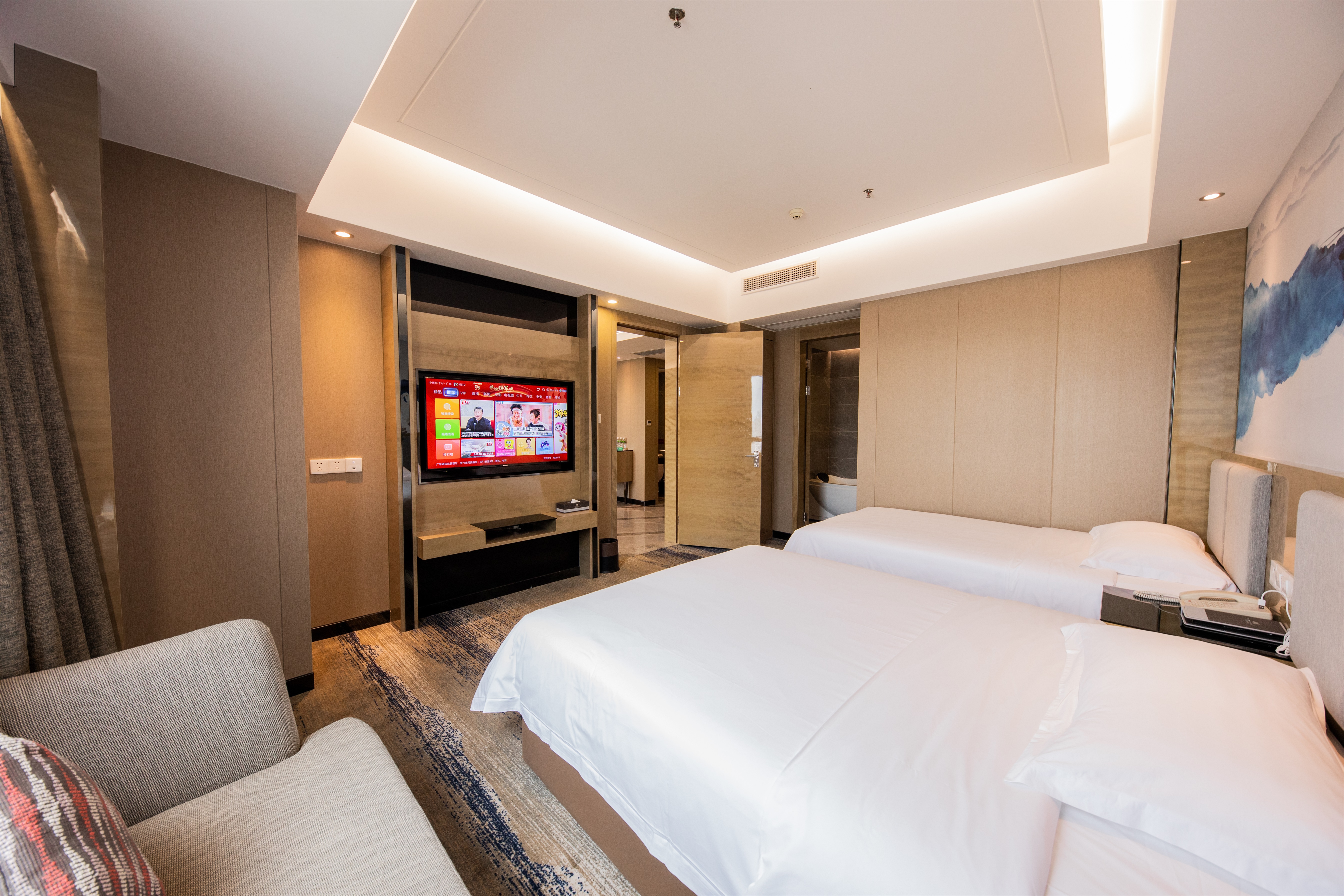 伯爵套房（高空眺望+览江悦城+一厅两房三床三衞）