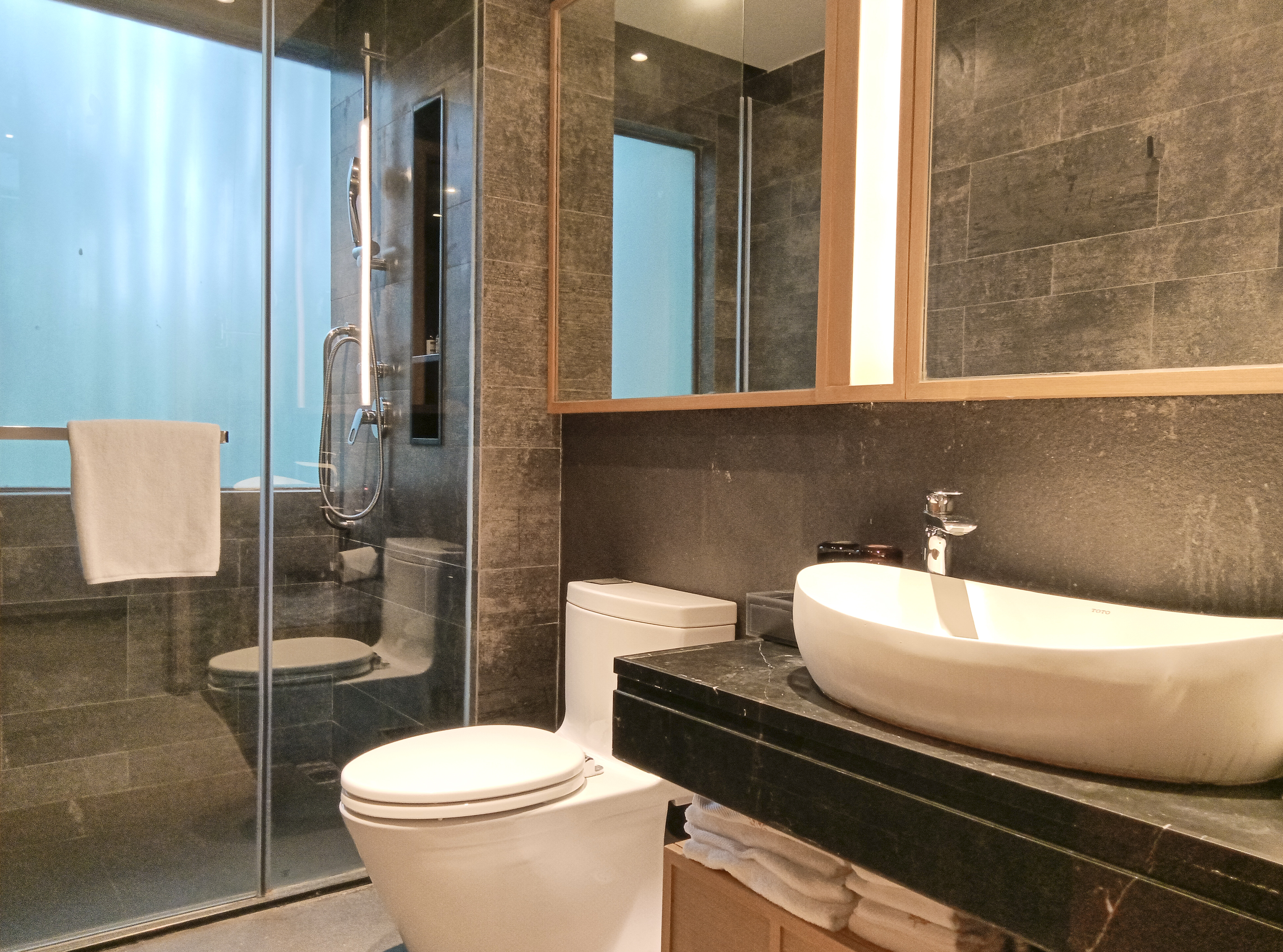 秋山居·畔山豪華套房丨180°山景陽臺