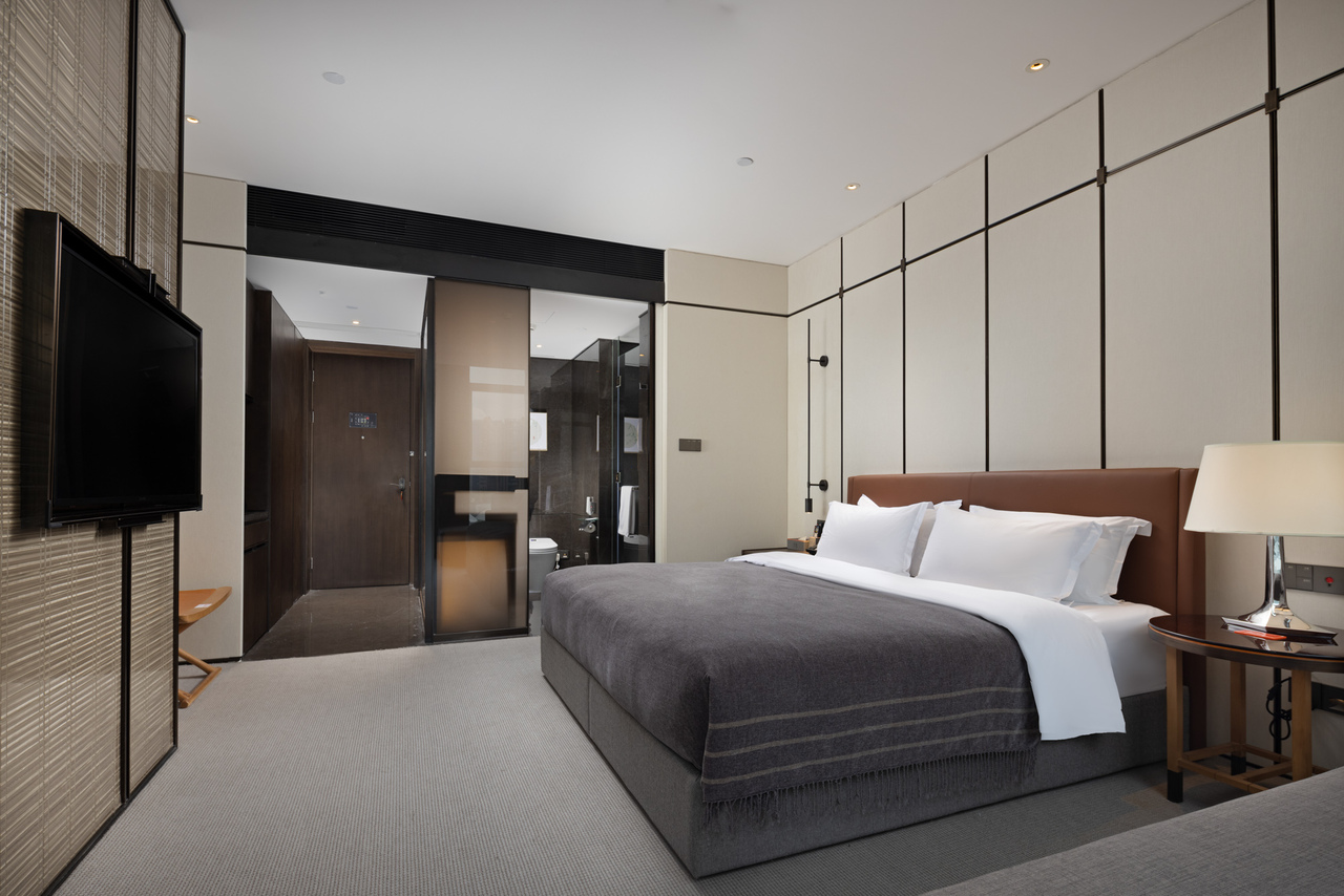 豪华大床房（金可儿床垫+智能马桶+迷你冰箱）