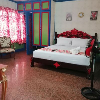 Deluxe King Room with access to Balcony and Lake View