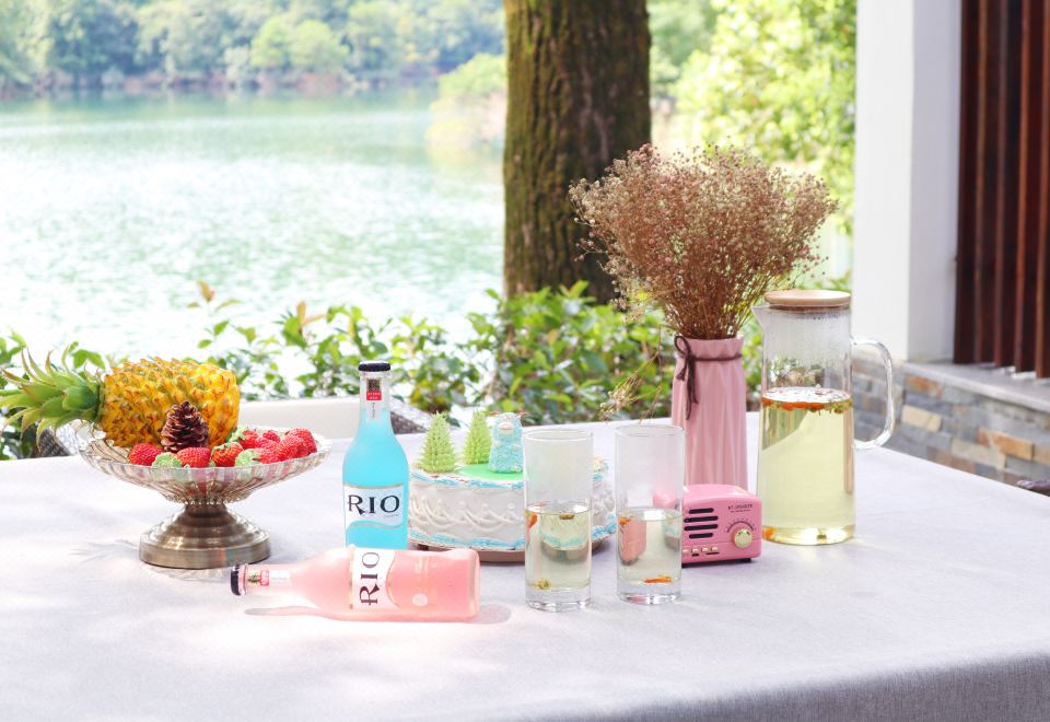 Qiandaohu Xinbo Holiday HotelFamily Friendly Room - Courtyard-View (Double Bed)