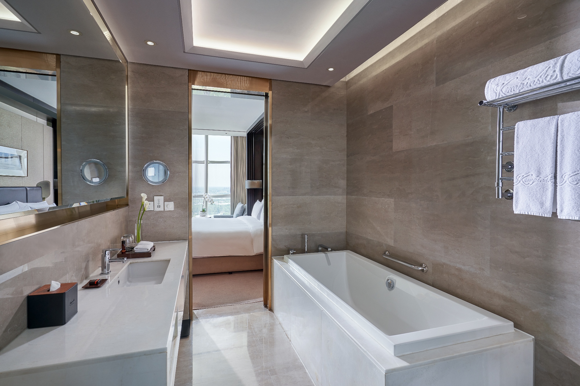 豪华城景大床房