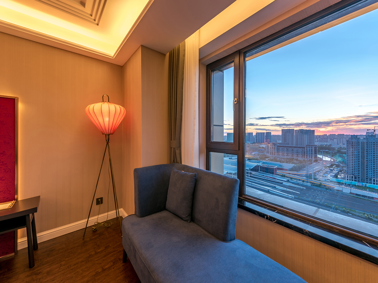 都会商务房（空气净化器+小冰箱+零压舒眠床垫）