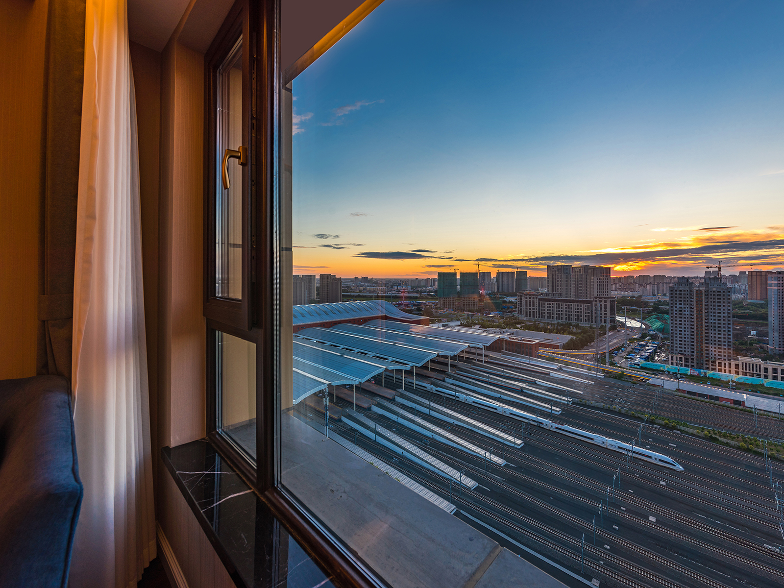 城景都会商务房（空气净化器+小冰箱+浴袍+零压床垫）