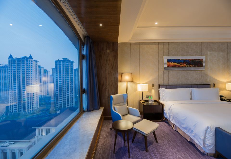 Chateau Star River QingdaoDeluxe Sea-view Suite