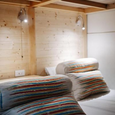 混合宿舍房双人床位 阿信旅店優惠