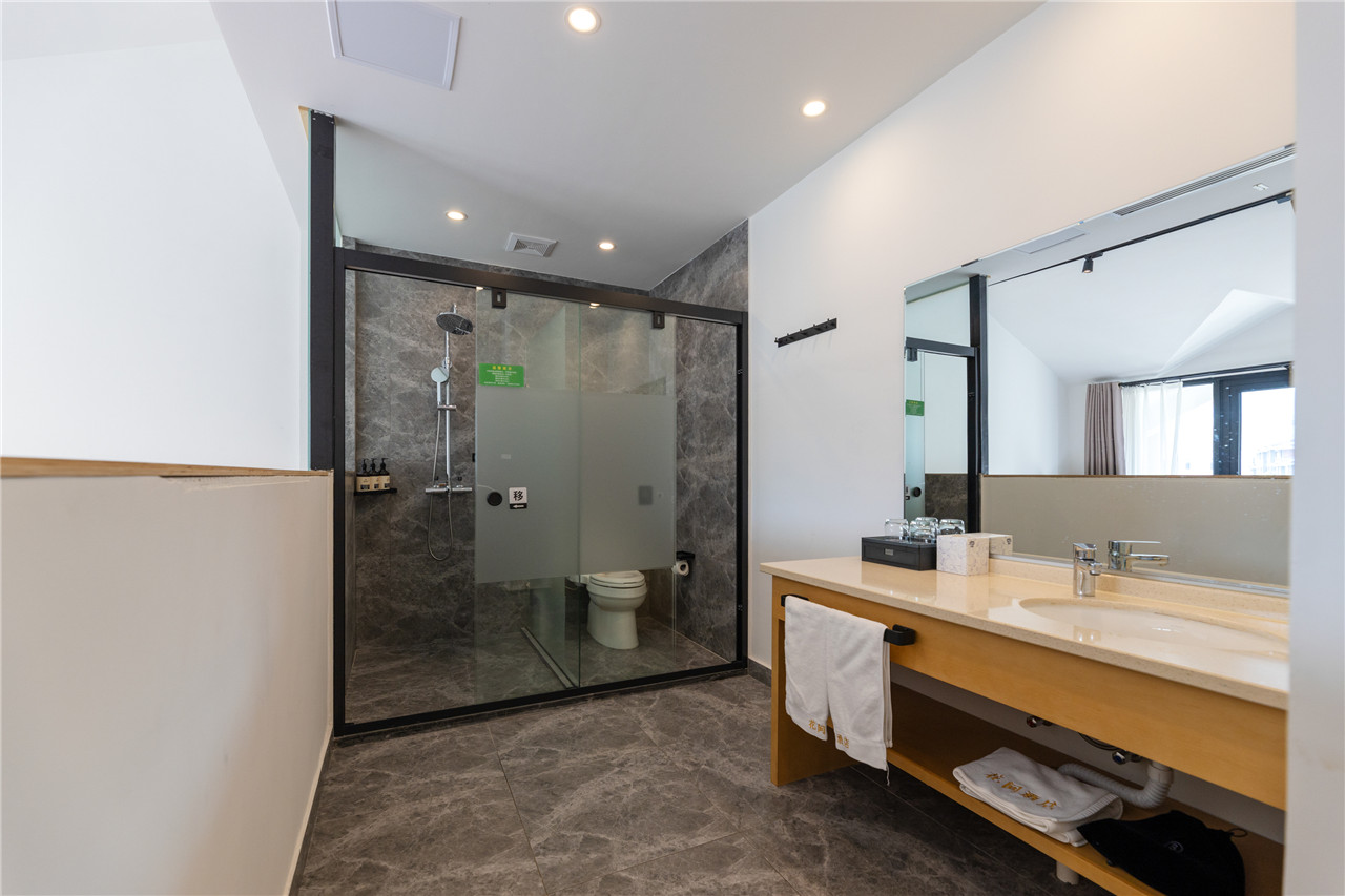 豪华阳台榻榻米双床房