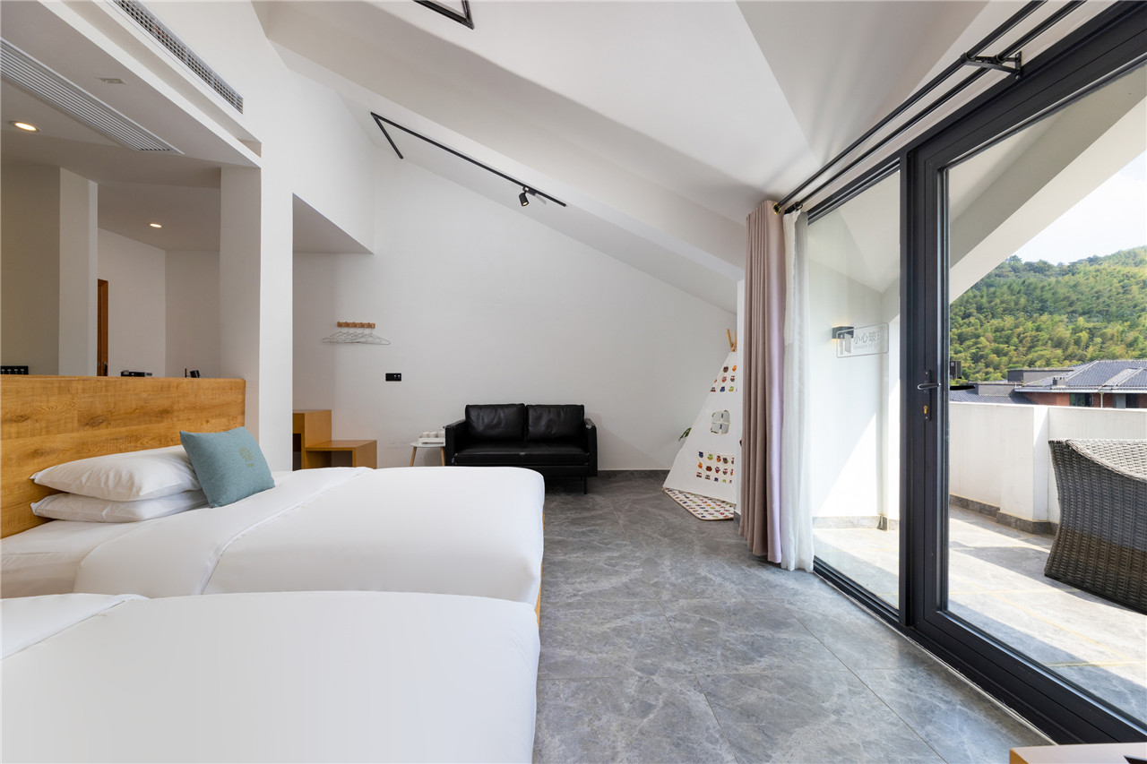 豪华阳台榻榻米双床房