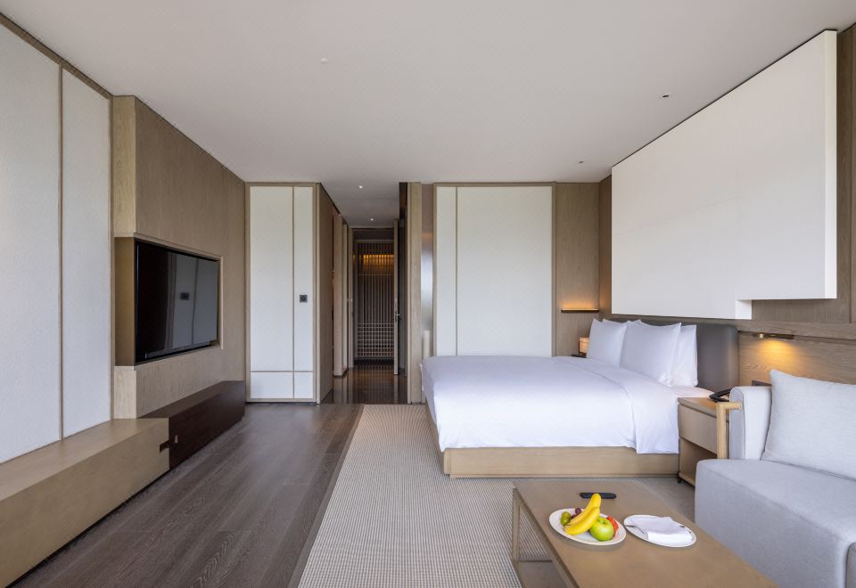 豪华园景大床房