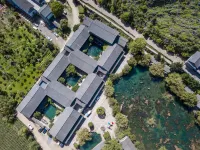 Heqing Cunshi Manor · YouRan Residence