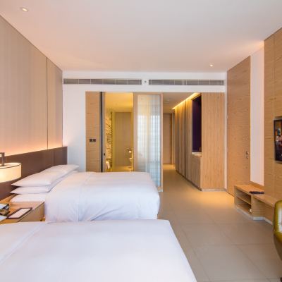 高級雙床房【享城市花園景觀】 海口萬麗酒店優惠