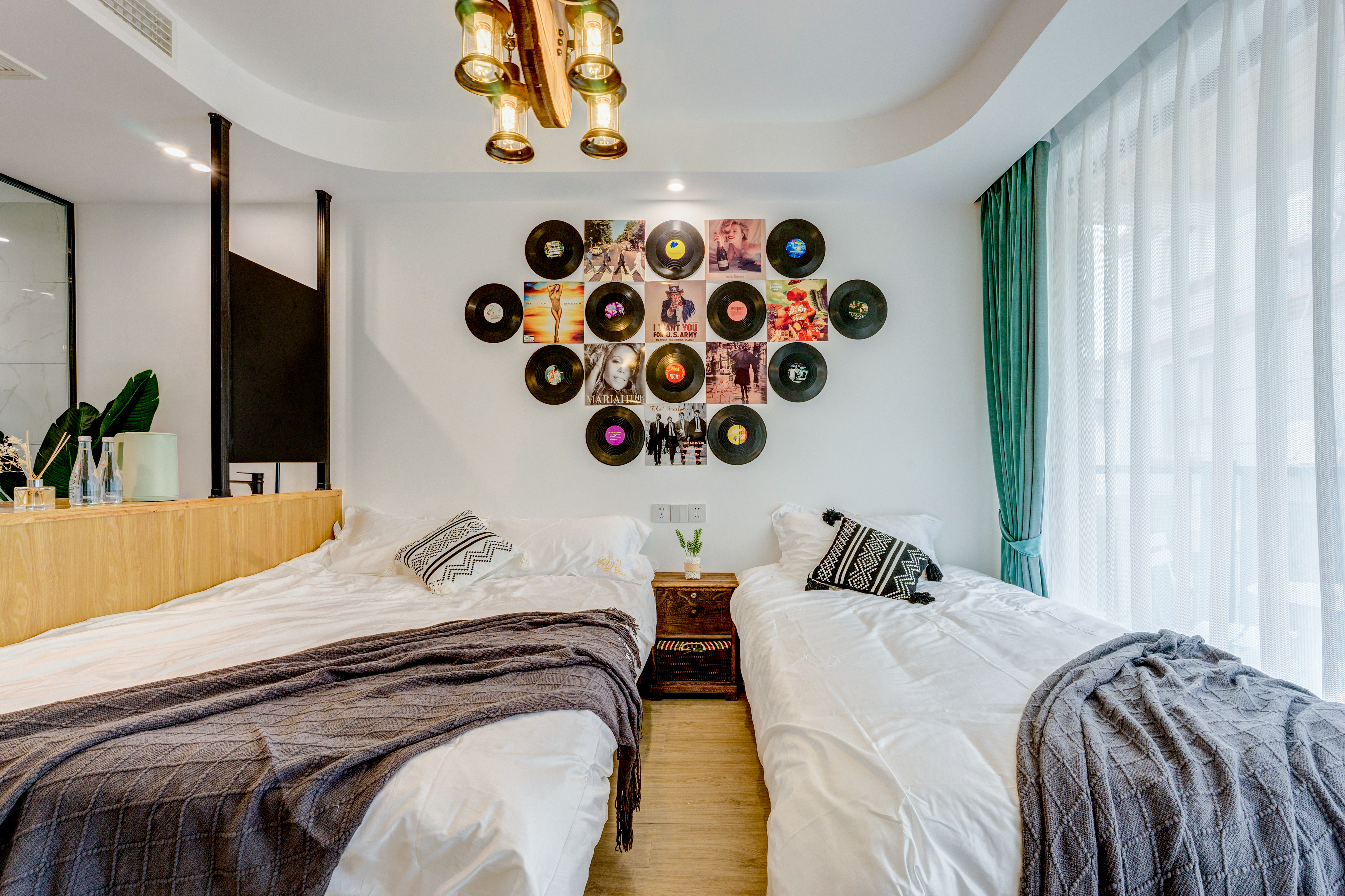 慢慢-黑胶主题家庭房