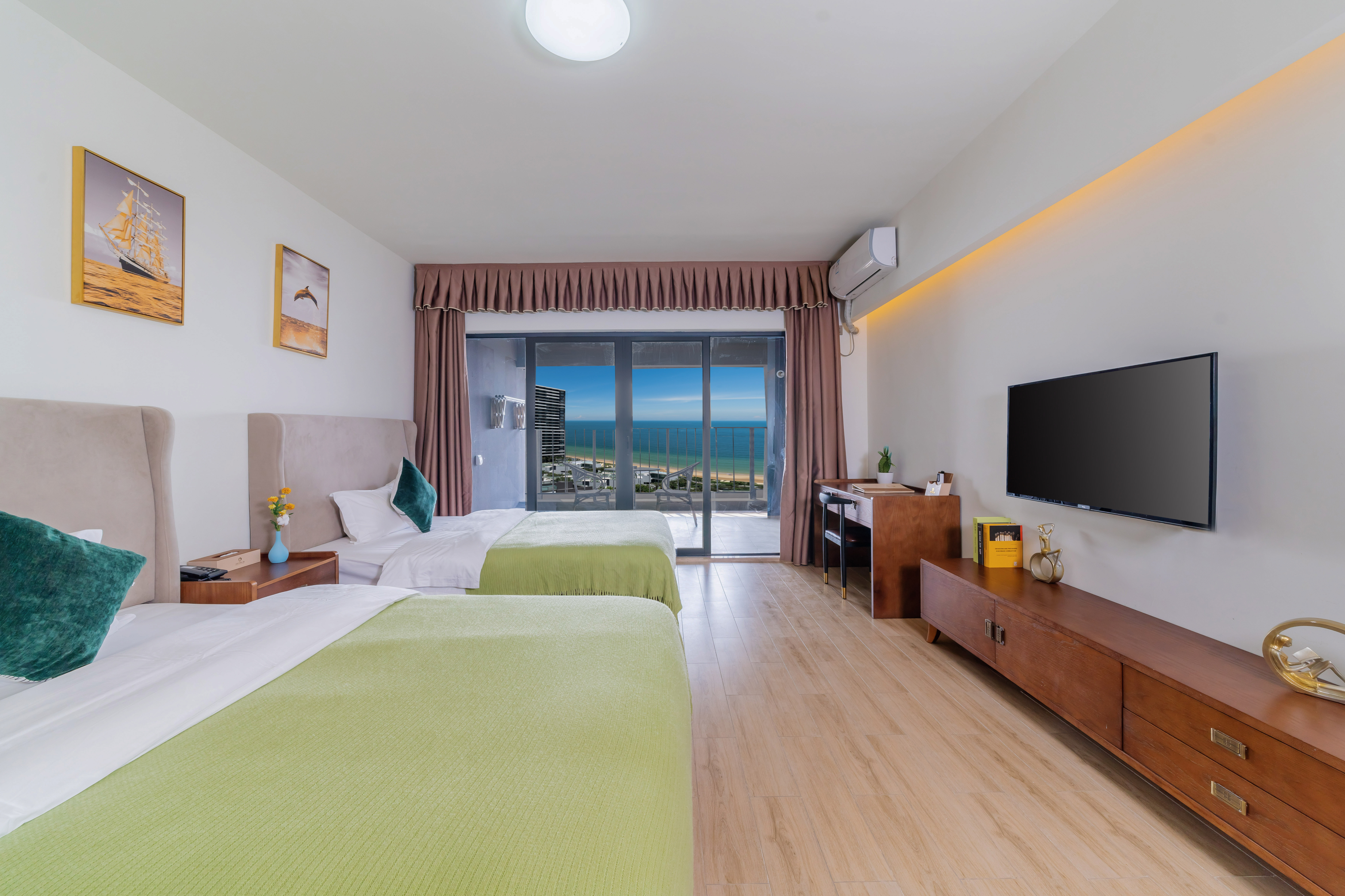 Aesthetic Sea-View Twin Room