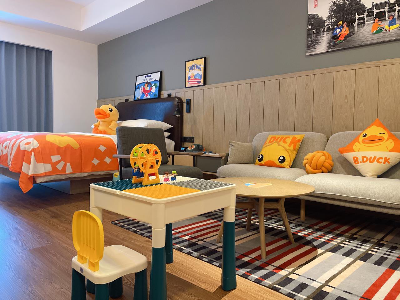 Nanjing Jiangning MoxyB·duck小黄鸭主题亲子房