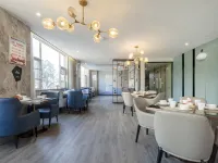 Yishang Hotel (Jiayu Longwan Peninsula)