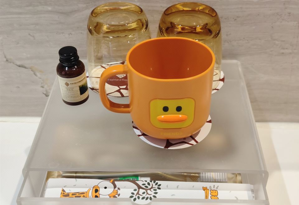 森林亲子大床房（落地窗+阳台+浴缸+扭扭车+滑梯）