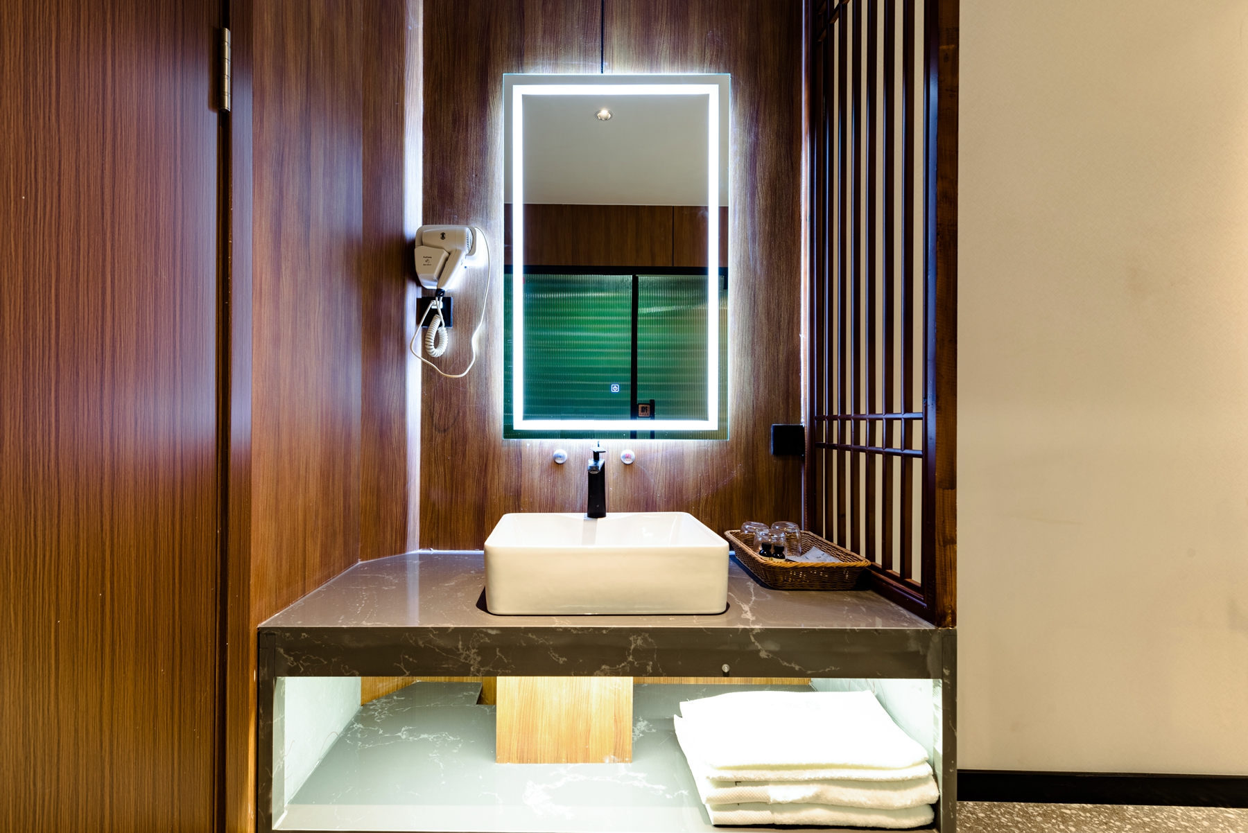 温馨家庭房（地暖）