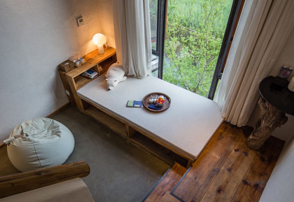 Guestroom - 7-Person Occupancy (Whole building)