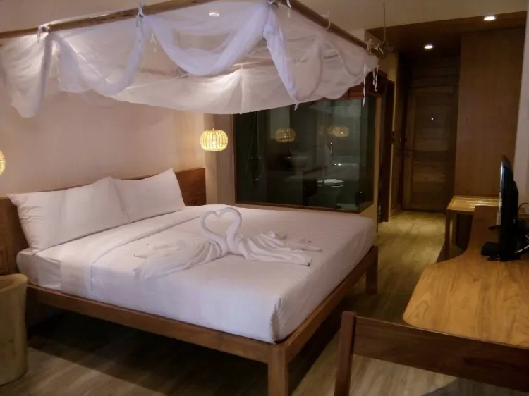 ห้องดีลักซ์ เตียงใหญ่ 1 เตียง