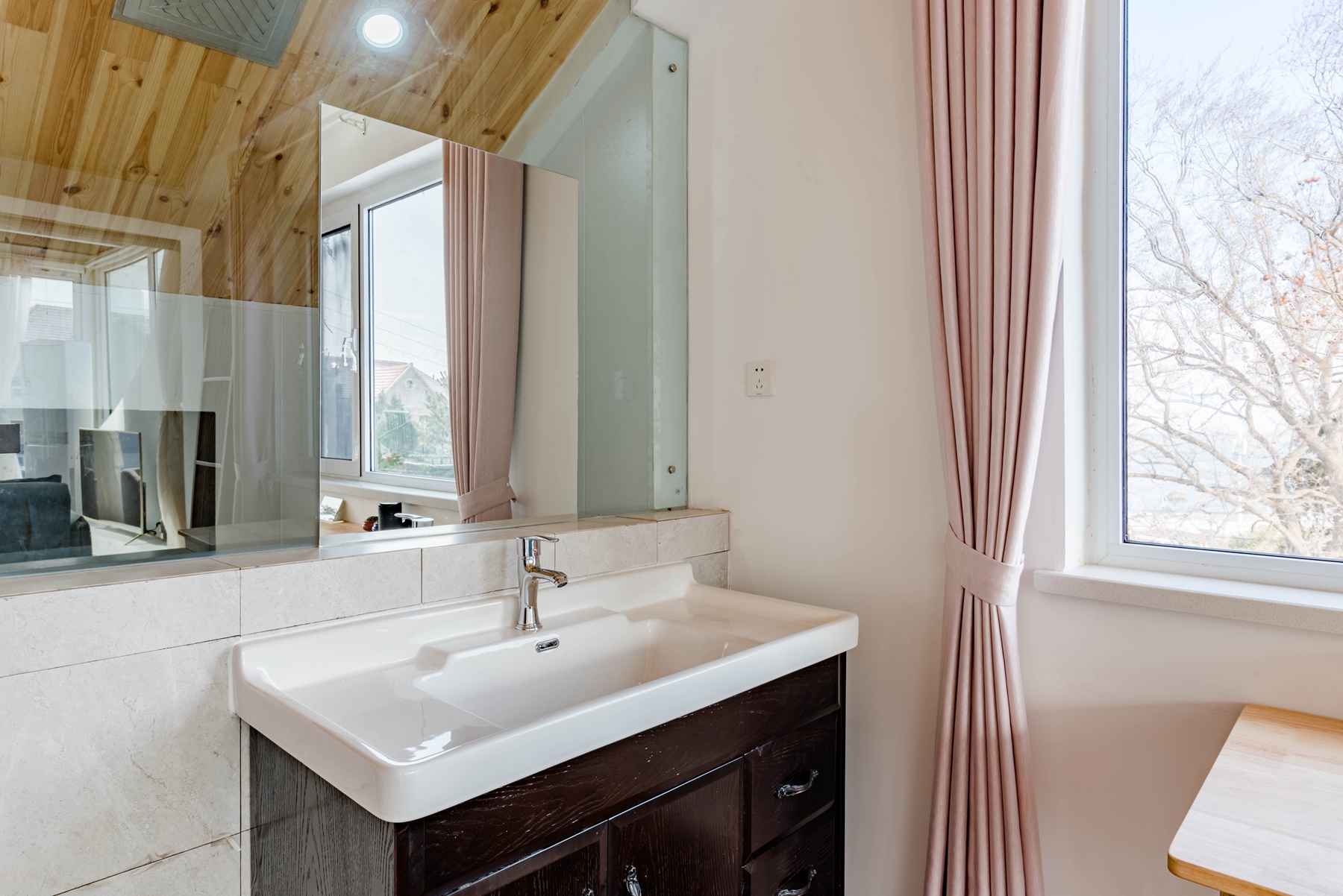 观山望海全景大床房（私享露台+轻纱帷幔+超大沙发）