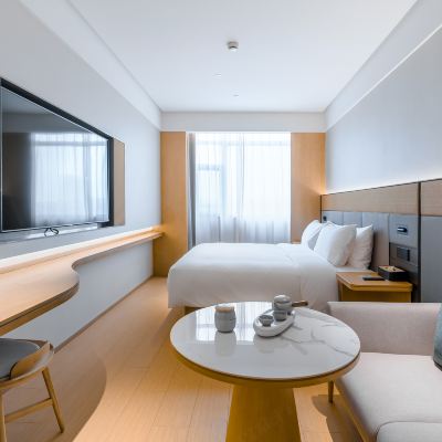 大床房（手機投屏+智能客控+小冰箱） 全季飯店（上海大學滬太路店）優惠