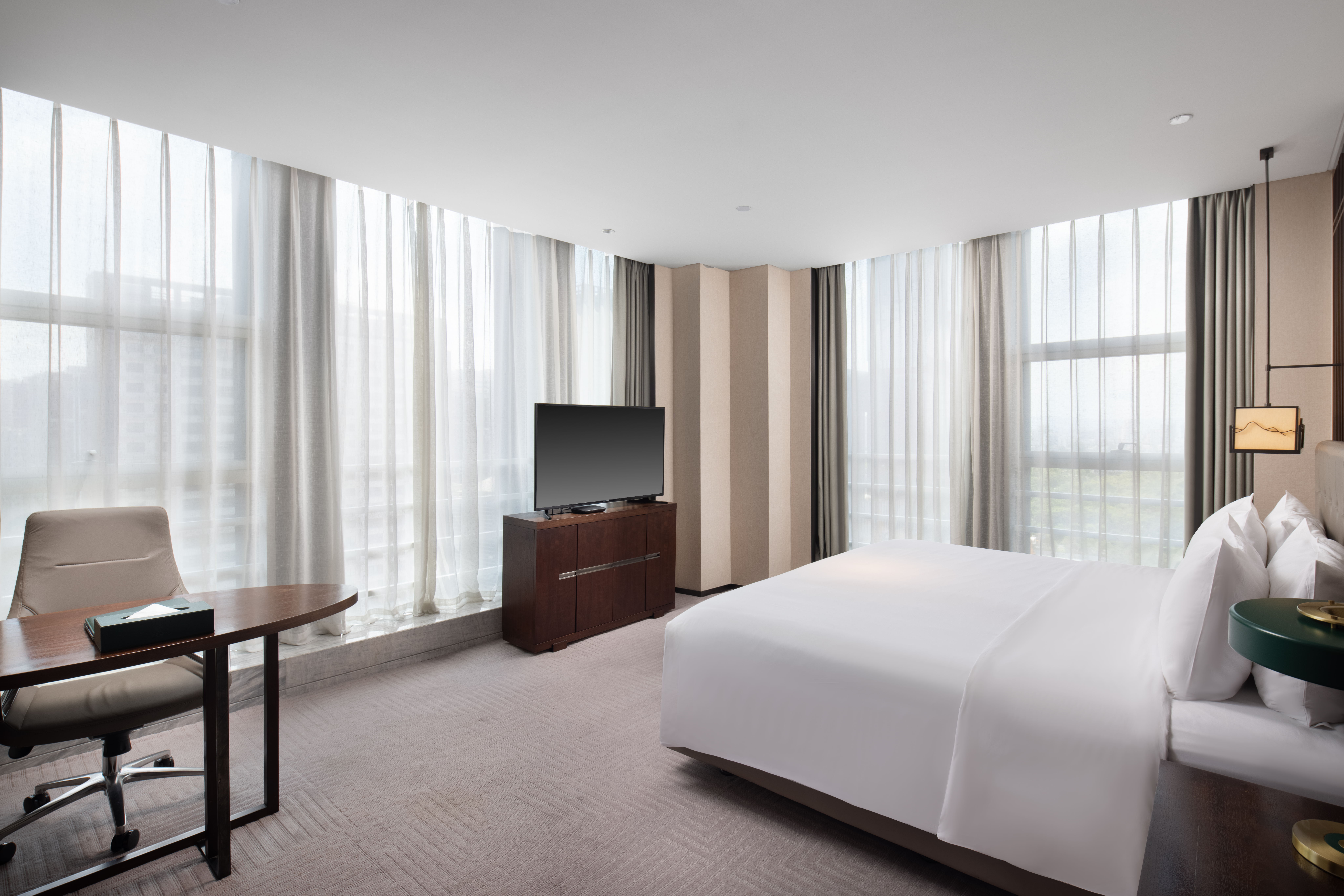 豪華大床房（180°景觀+舒適浴缸+助眠床墊）