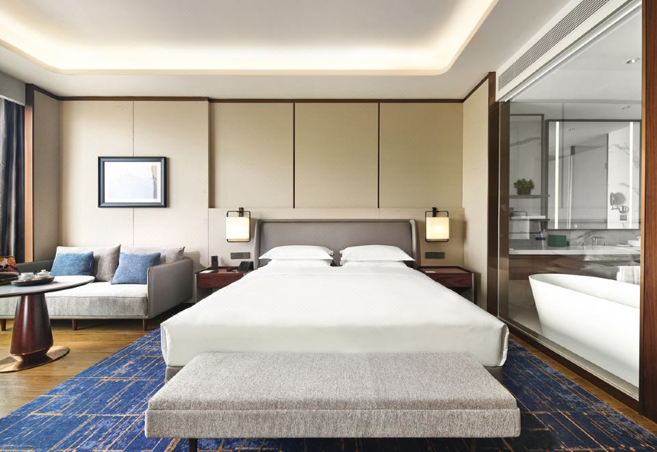 行政海景大床房